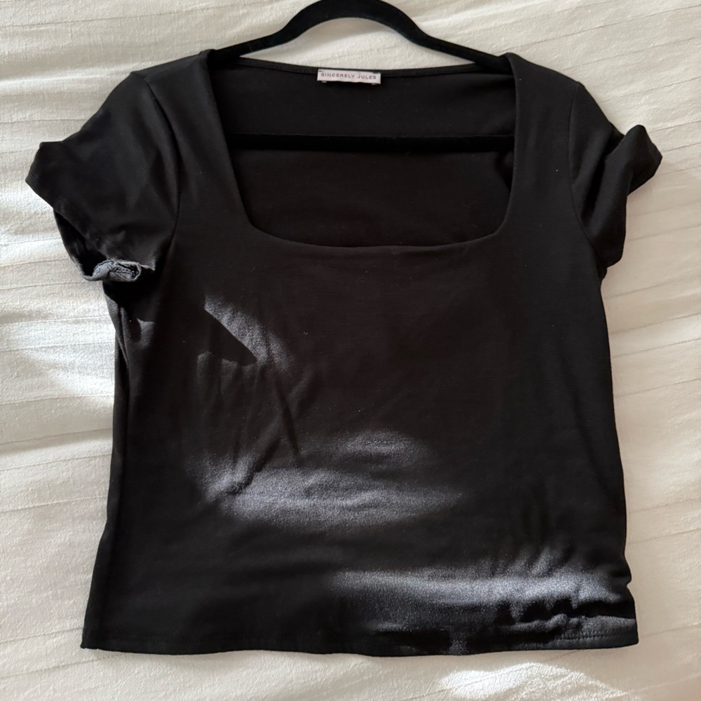Sincerely Jules Black Short Sleeve Top
